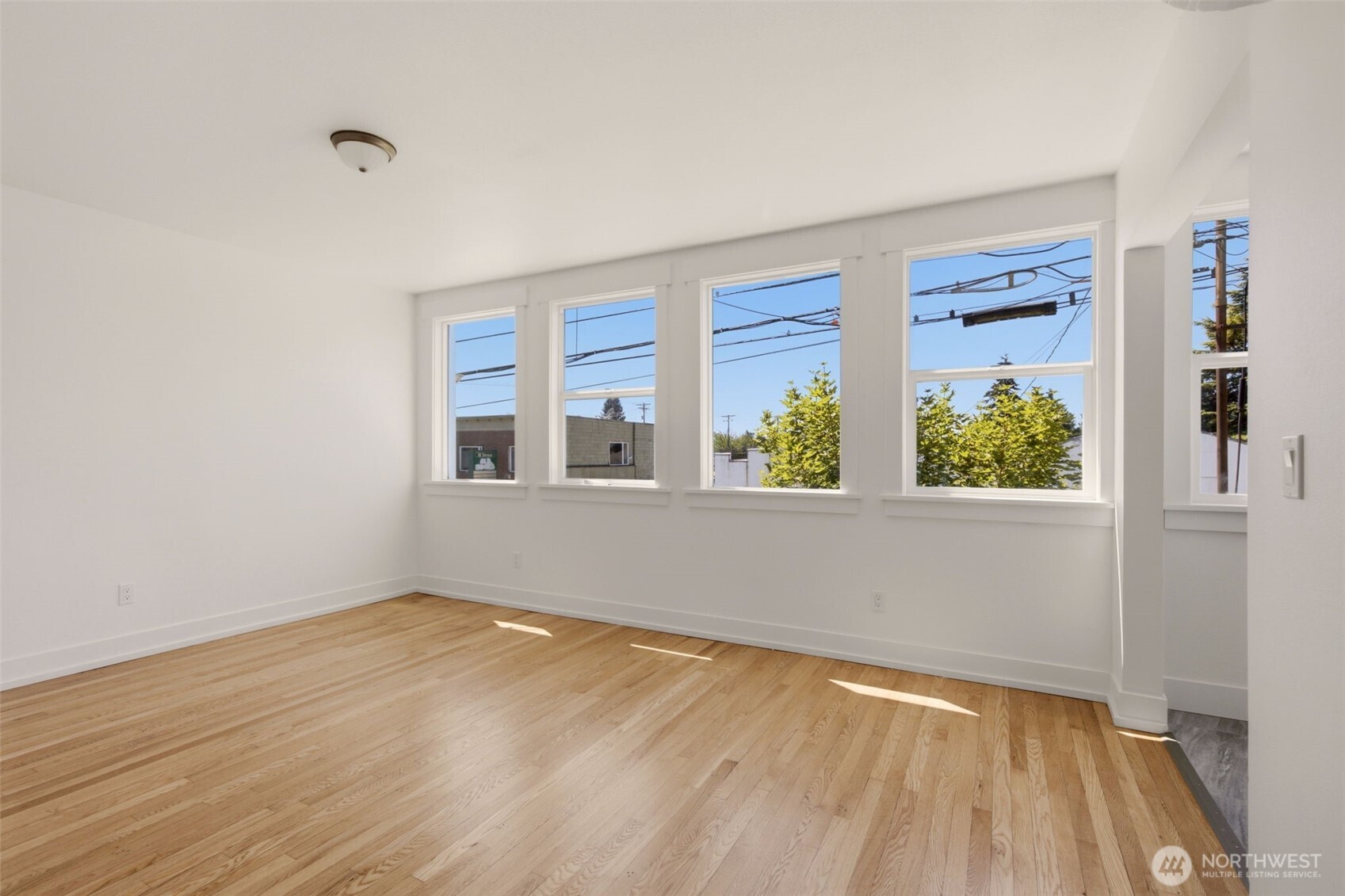 5435 S M Street 201 Property Photo 2