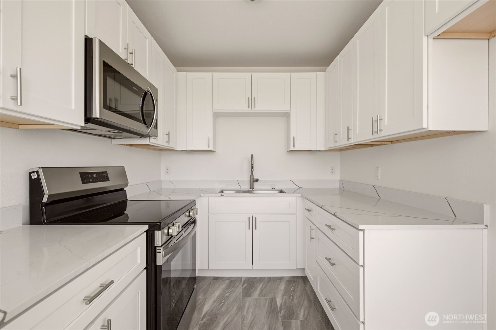 5435 S M Street 201 Property Photo 4