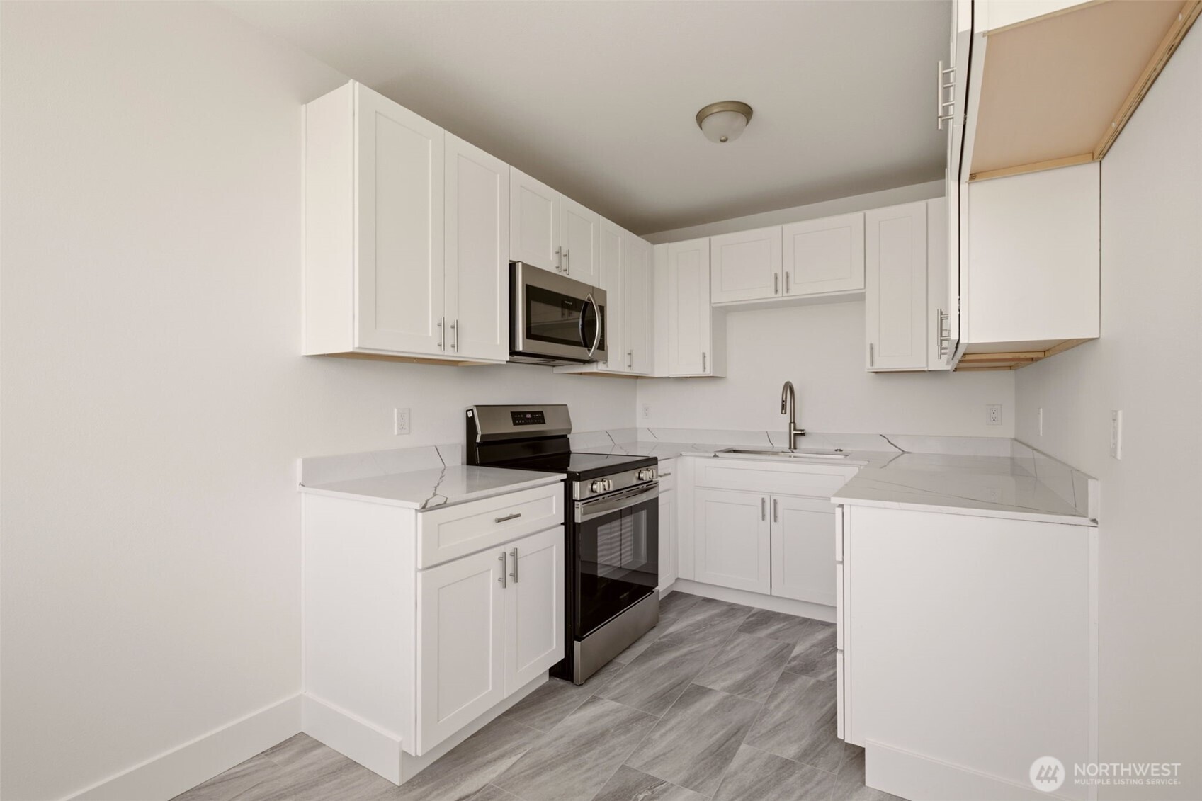 5435 S M Street 201 Property Photo 6