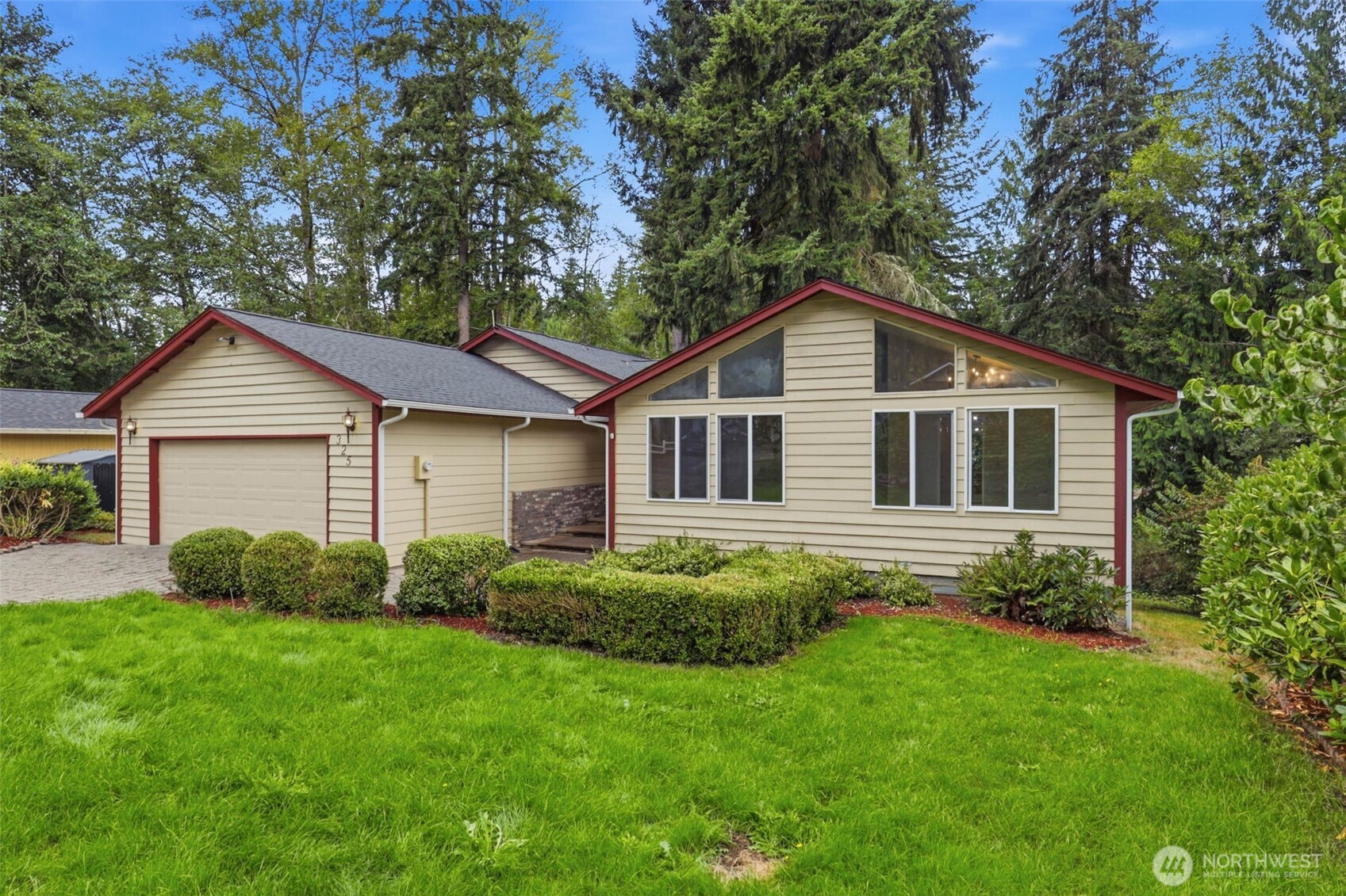 325 Rollingwood Drive Property Photo 2