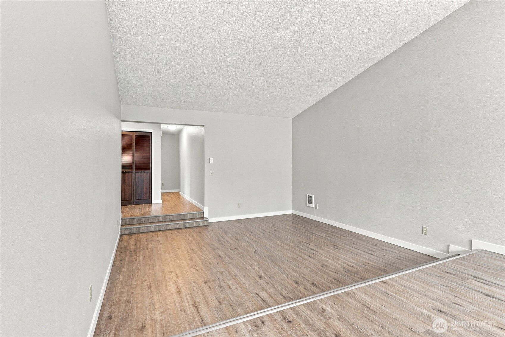 325 Rollingwood Drive Property Photo 8
