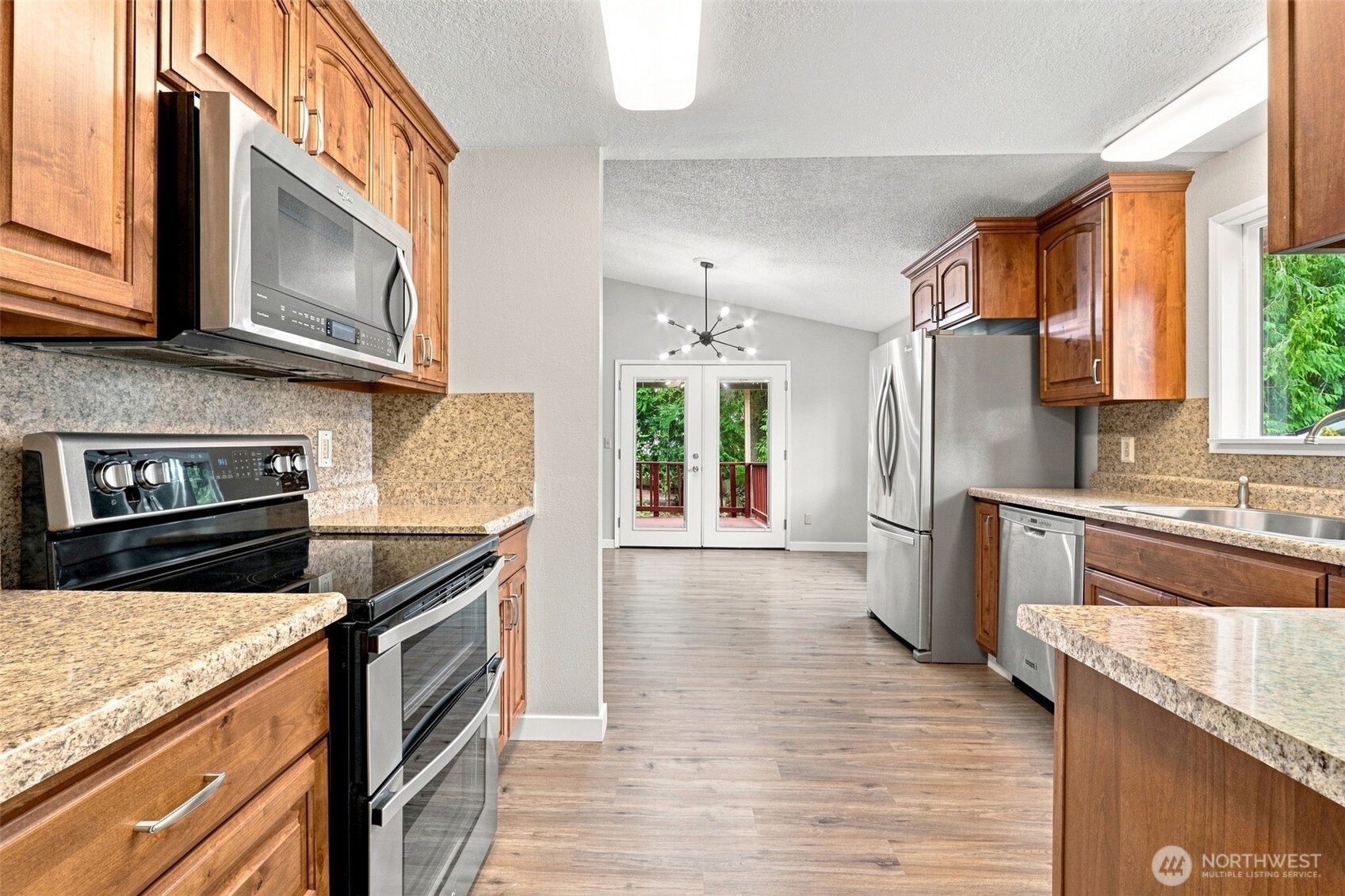 325 Rollingwood Drive Property Photo 12