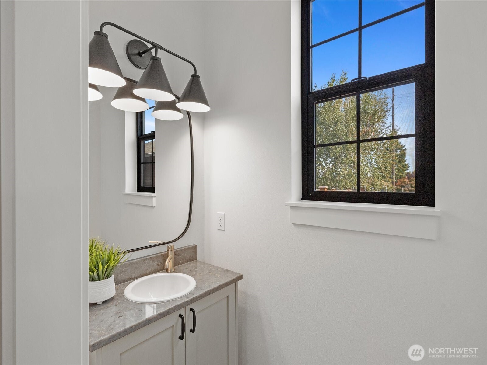 2817 25th Street B Property Photo 15