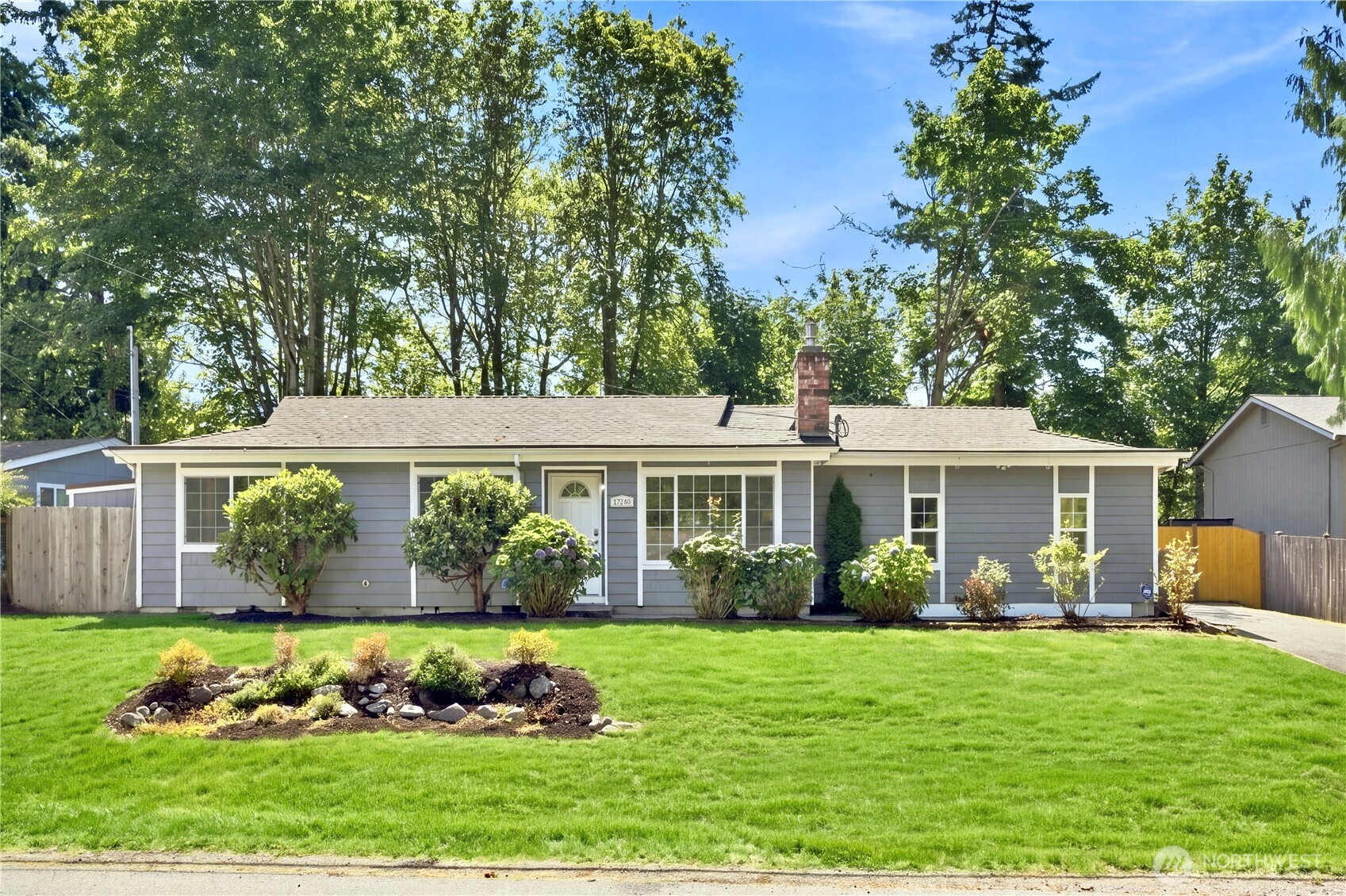 21205 Ne 60th Place Property Photo 1