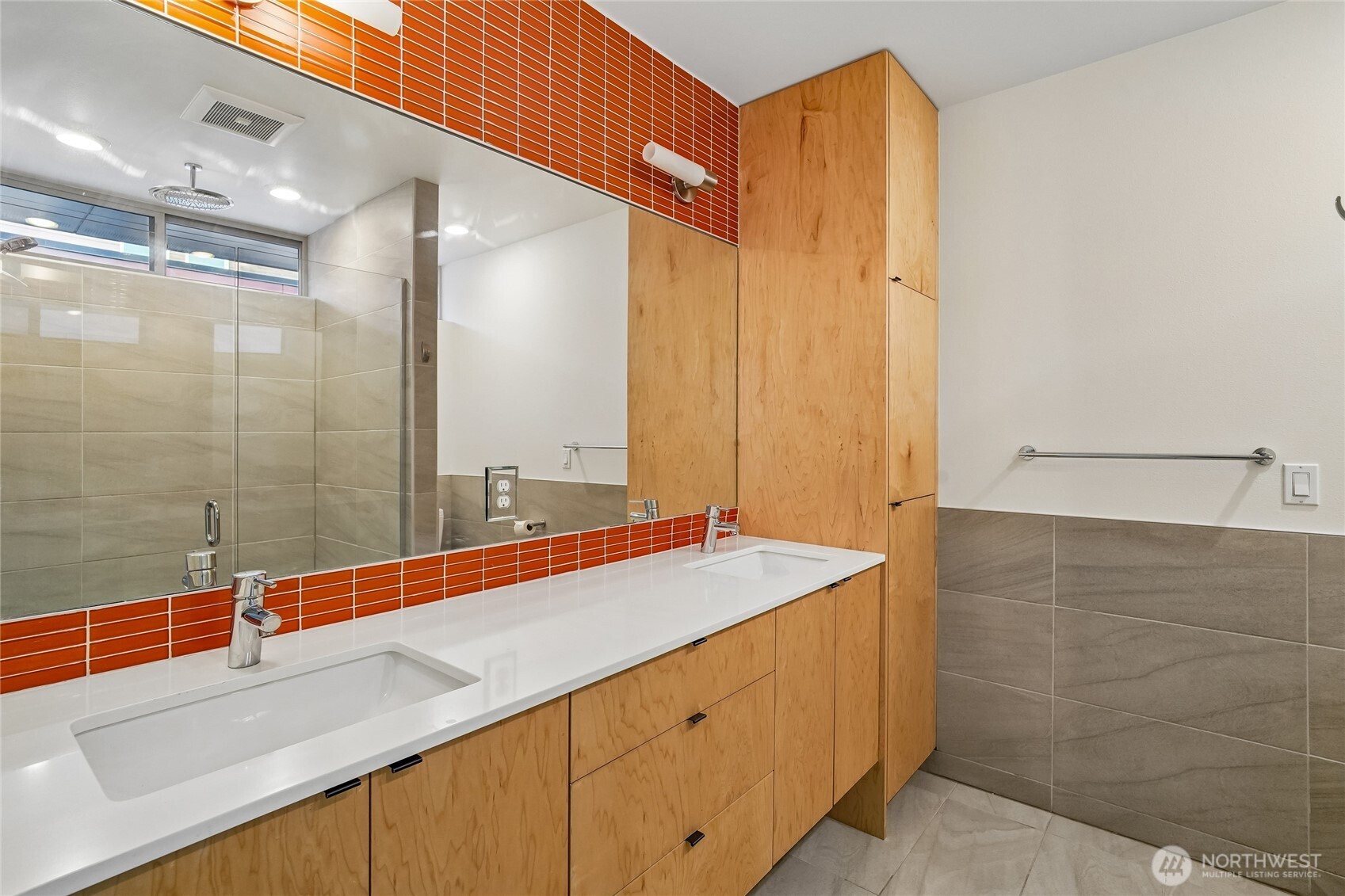 2207 15th Avenue B Property Photo 7