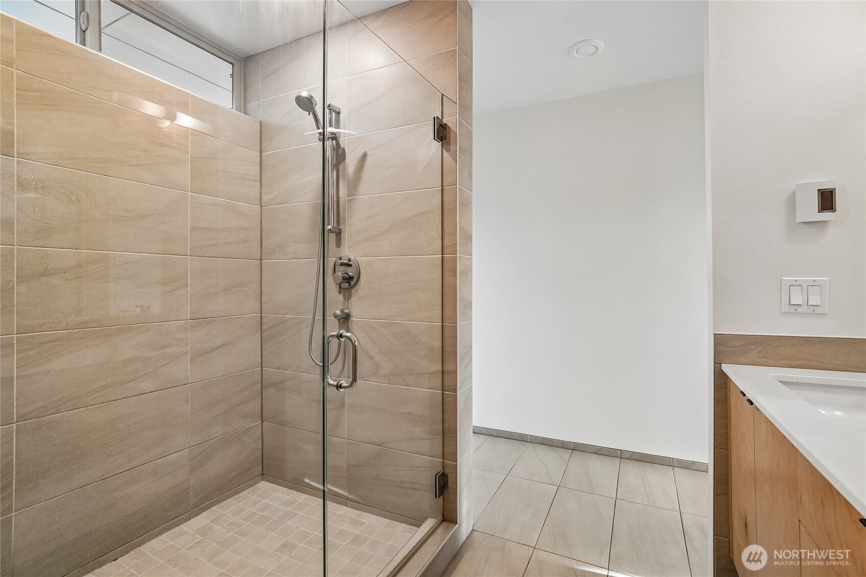 2207 15th Avenue B Property Photo 8