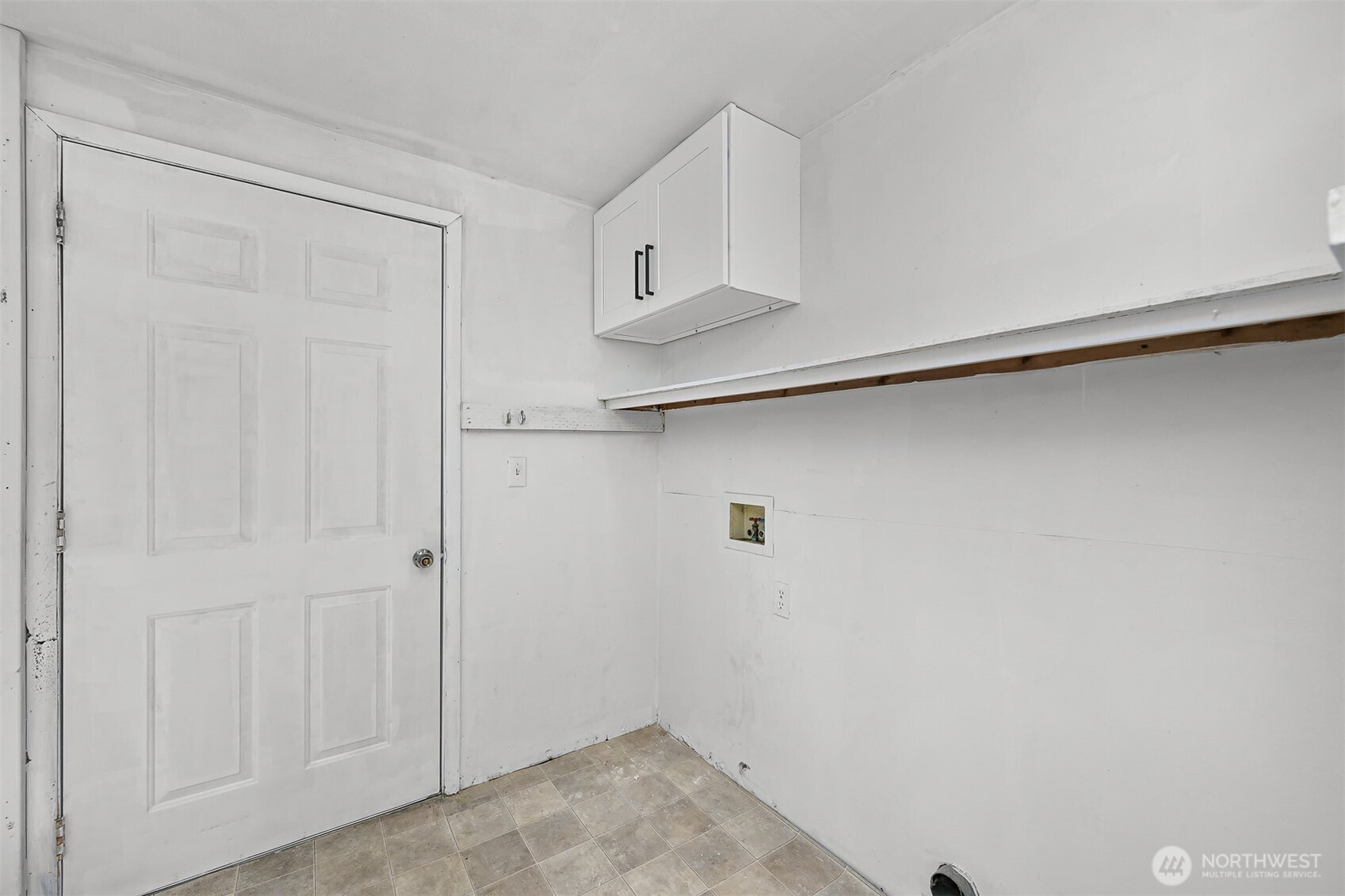 3316 E College Way Property Photo 16