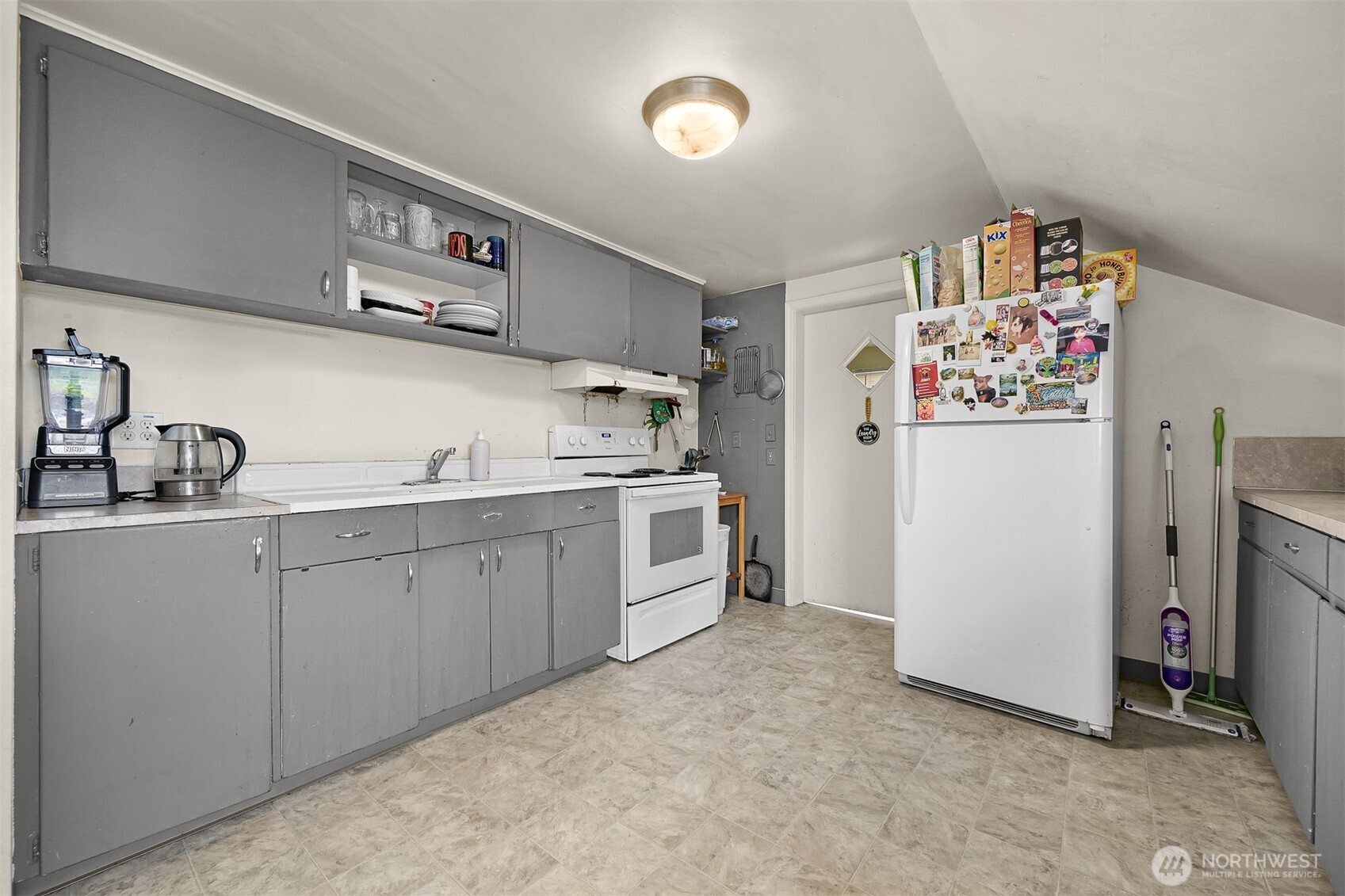 3316 E College Way Property Photo 18