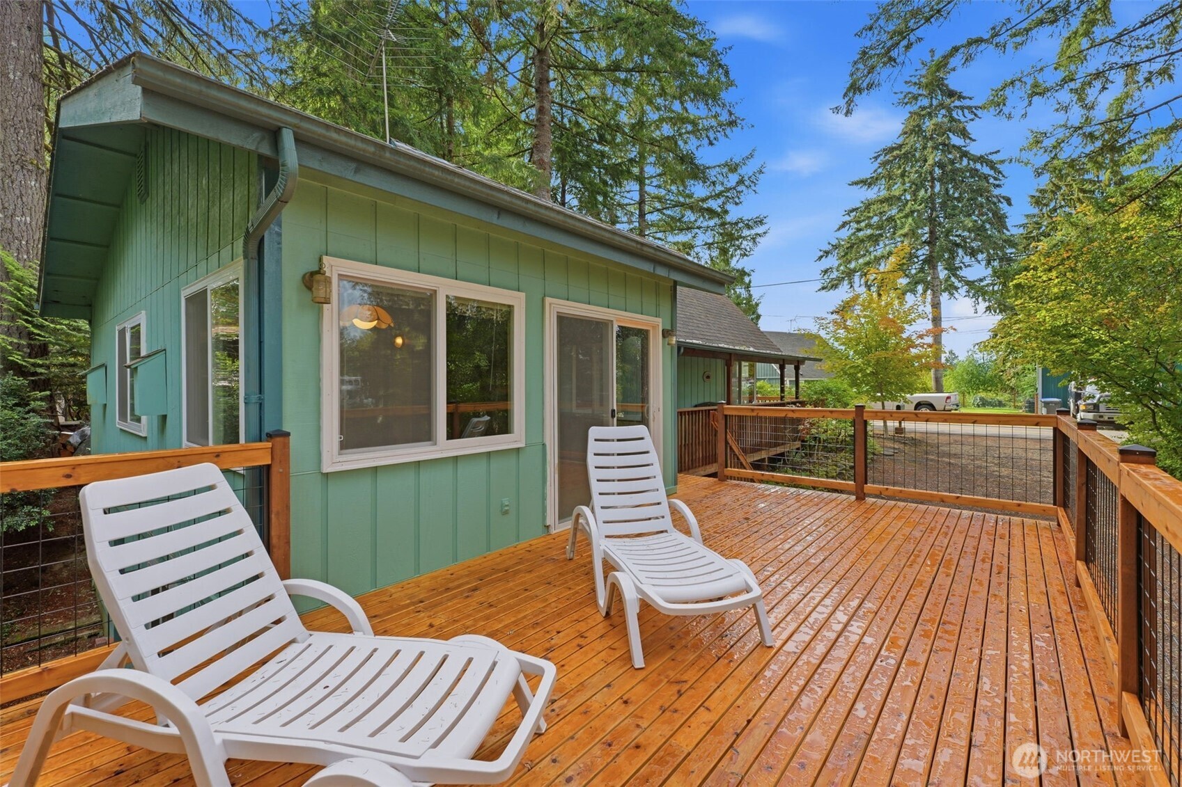 720 E Creekside Drive Property Photo 4
