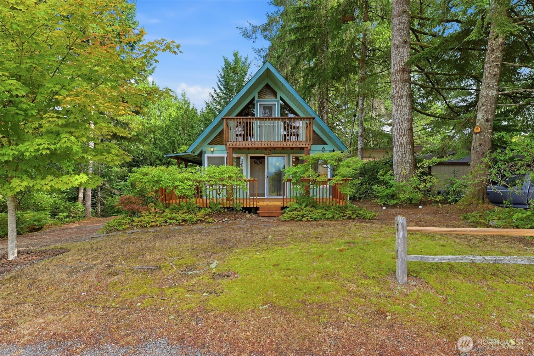720 E Creekside Drive Property Photo 6