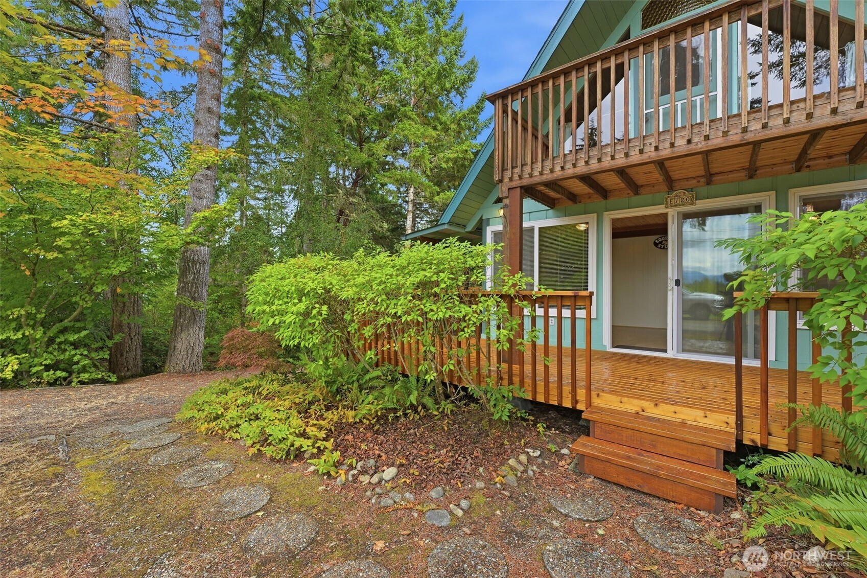 720 E Creekside Drive Property Photo 7