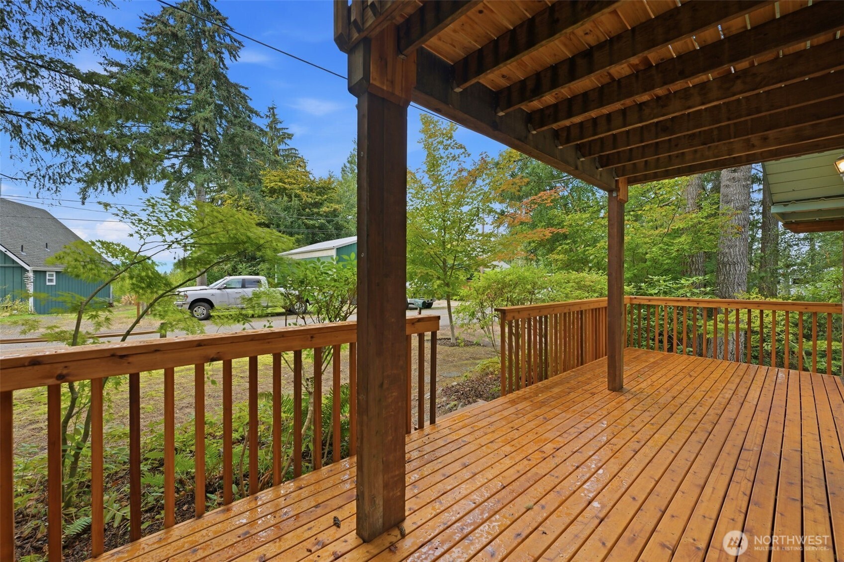 720 E Creekside Drive Property Photo 8