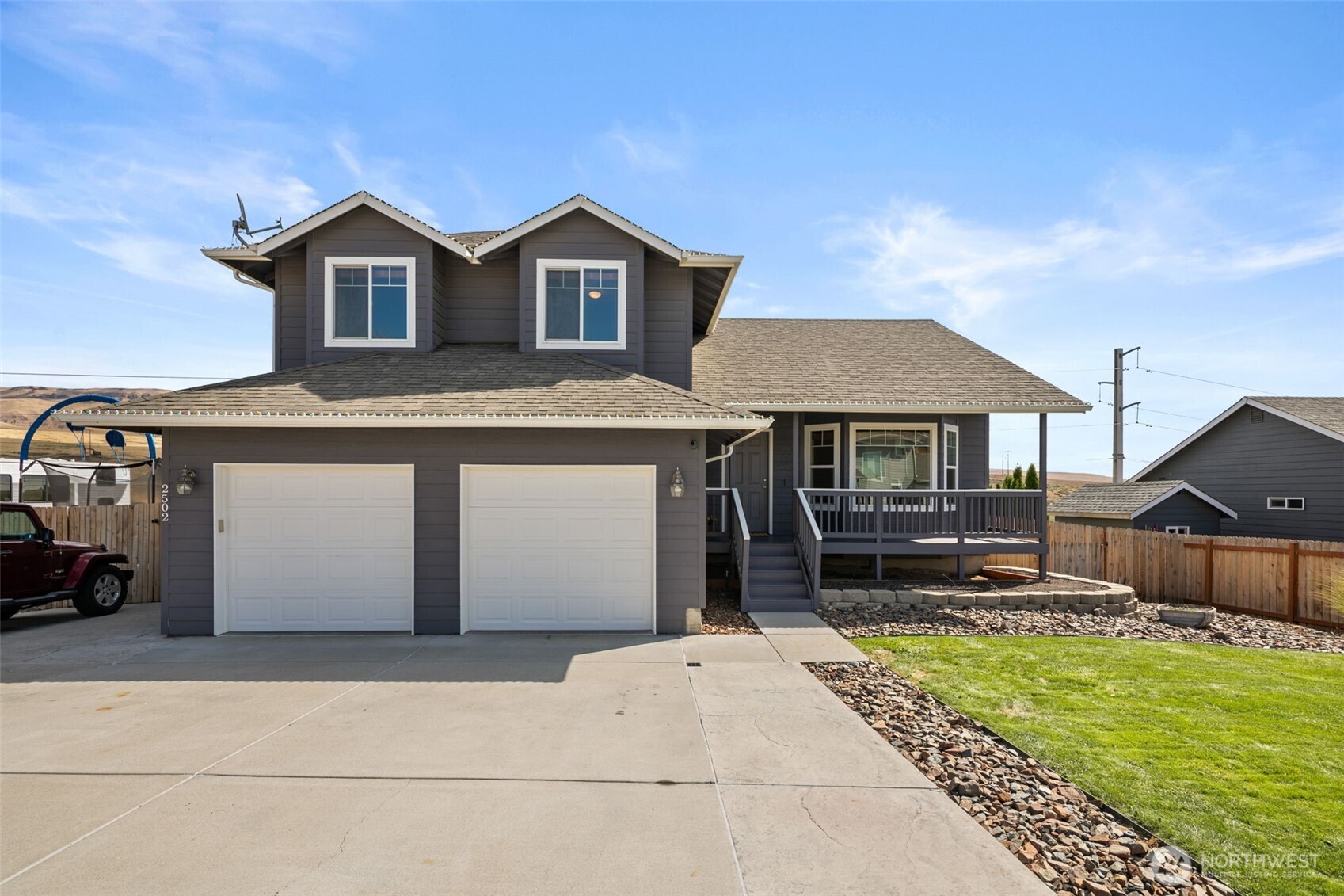 2502 Harvester Loop Property Photo 2
