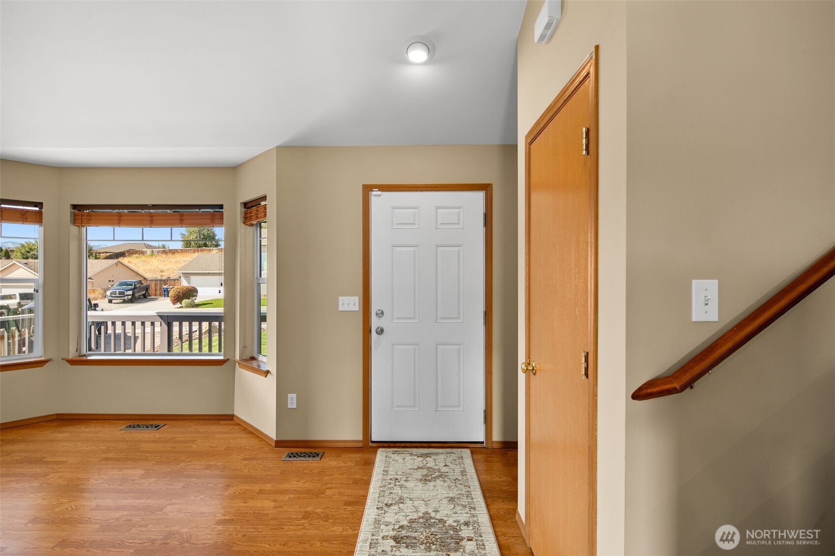 2502 Harvester Loop Property Photo 4