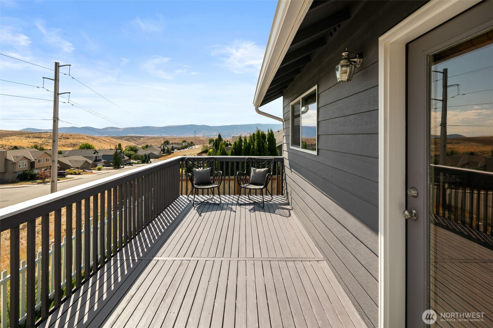 2502 Harvester Loop Property Photo 14