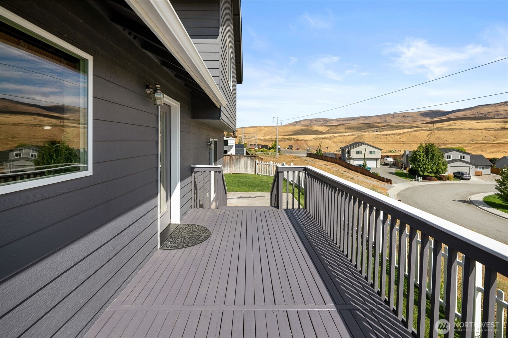 2502 Harvester Loop Property Photo 15