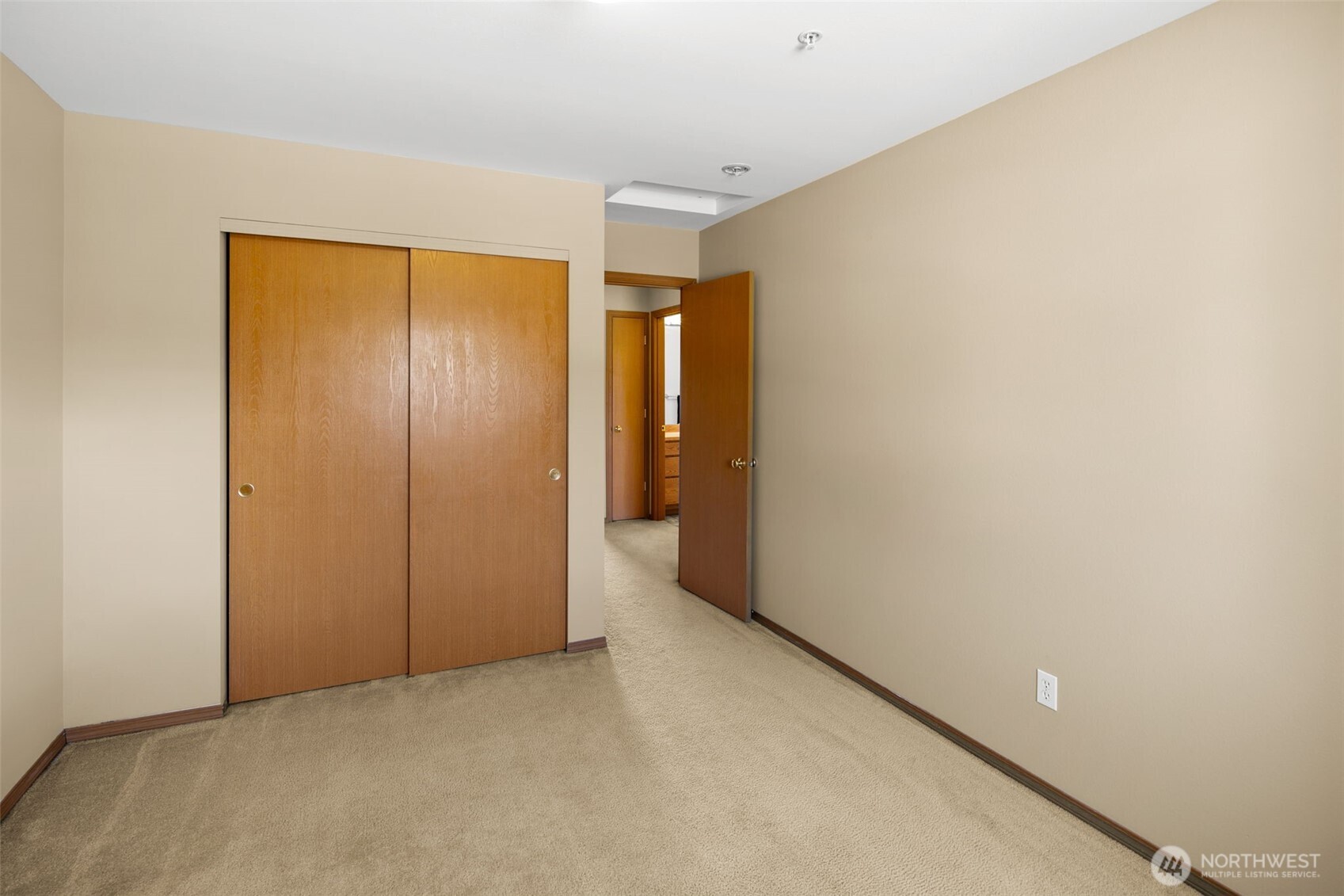 2502 Harvester Loop Property Photo 31