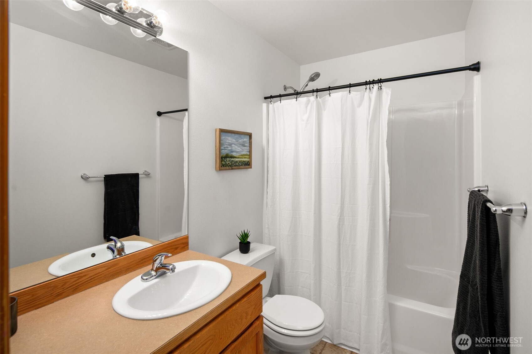 2502 Harvester Loop Property Photo 33