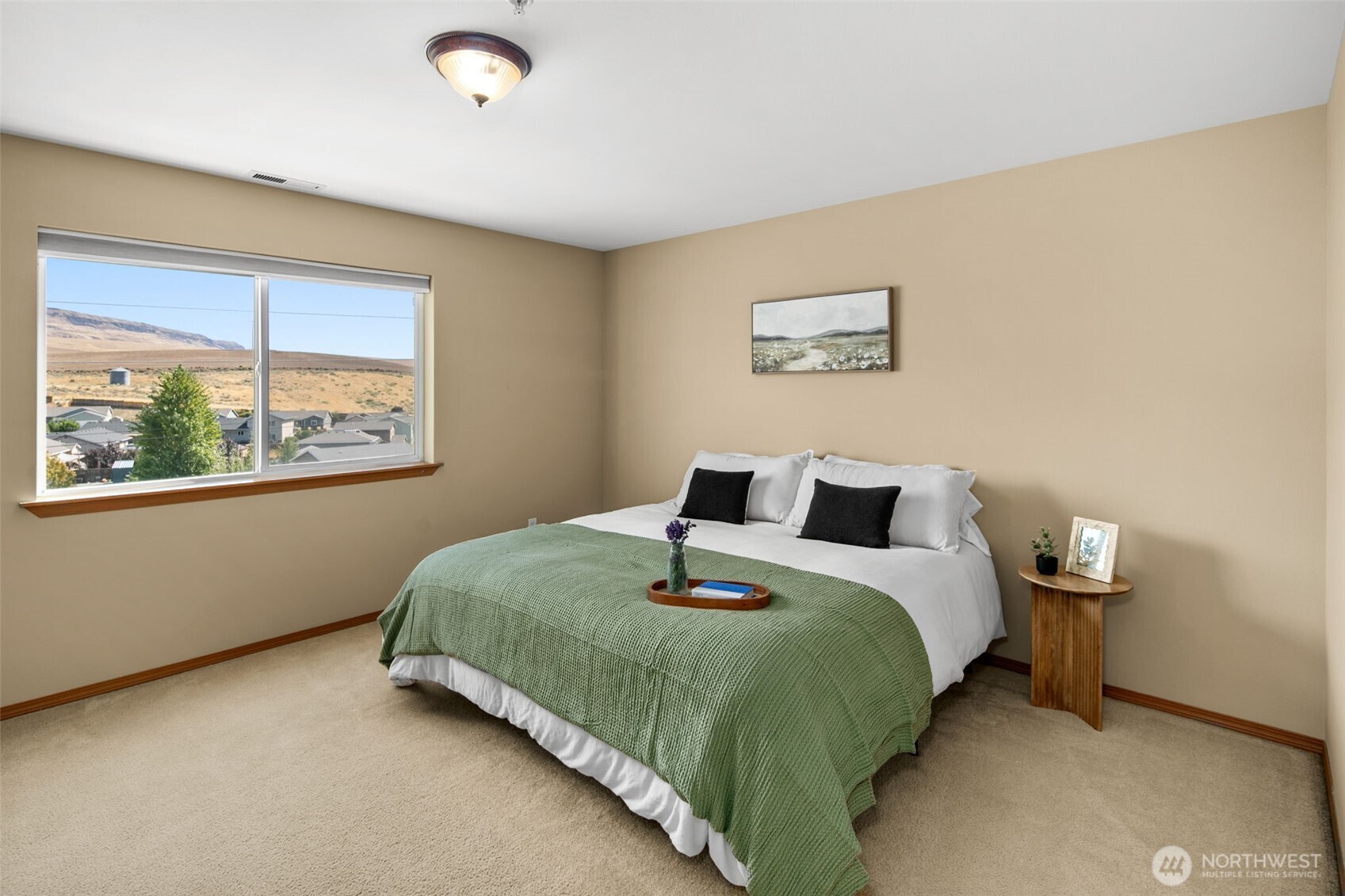 2502 Harvester Loop Property Photo 34