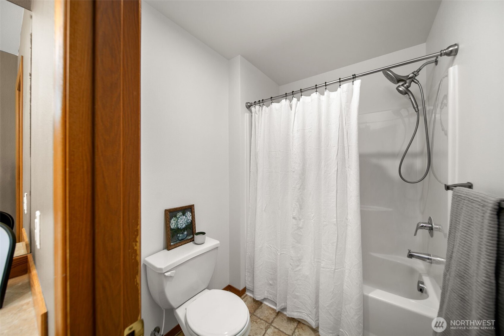 2502 Harvester Loop Property Photo 38