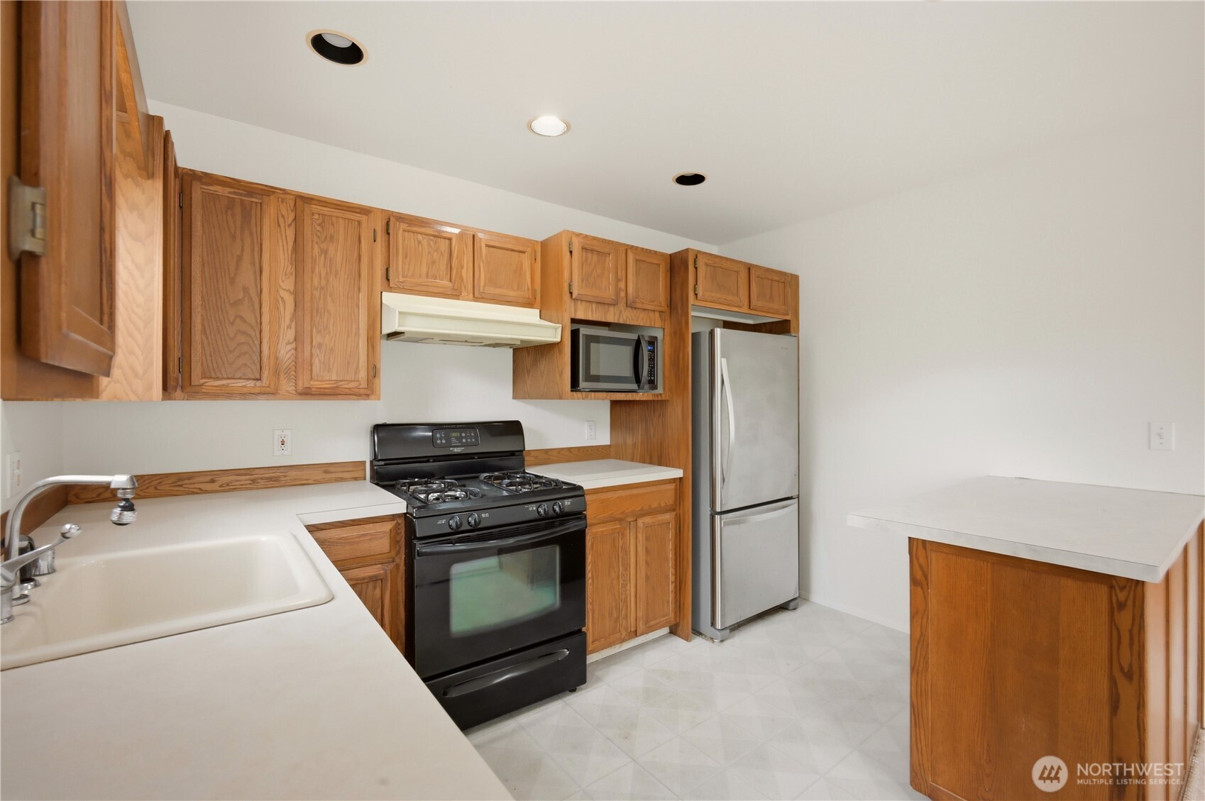 8914 30th Avenue Property Photo 4