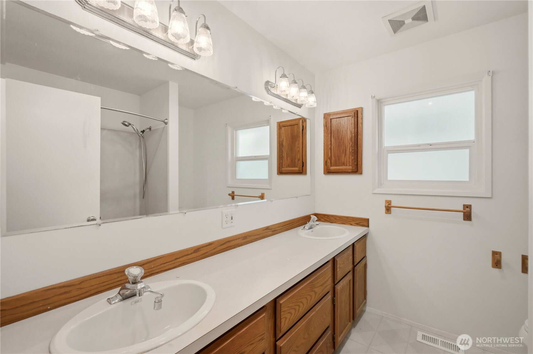 8914 30th Avenue Property Photo 12
