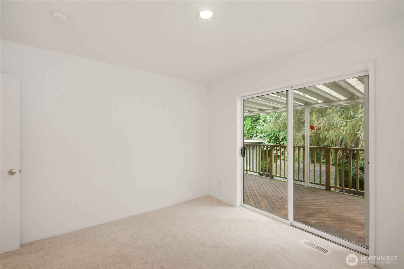 8914 30th Avenue Property Photo 14