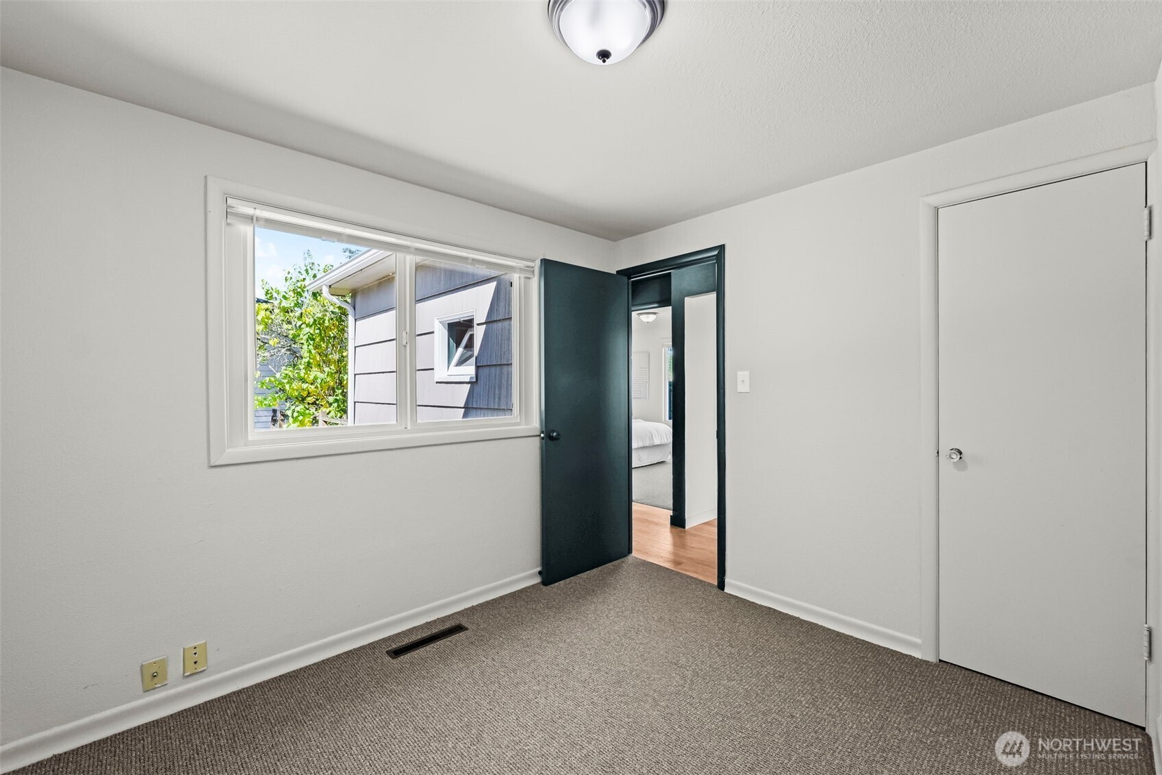 7412 S 8th Street Property Photo 15
