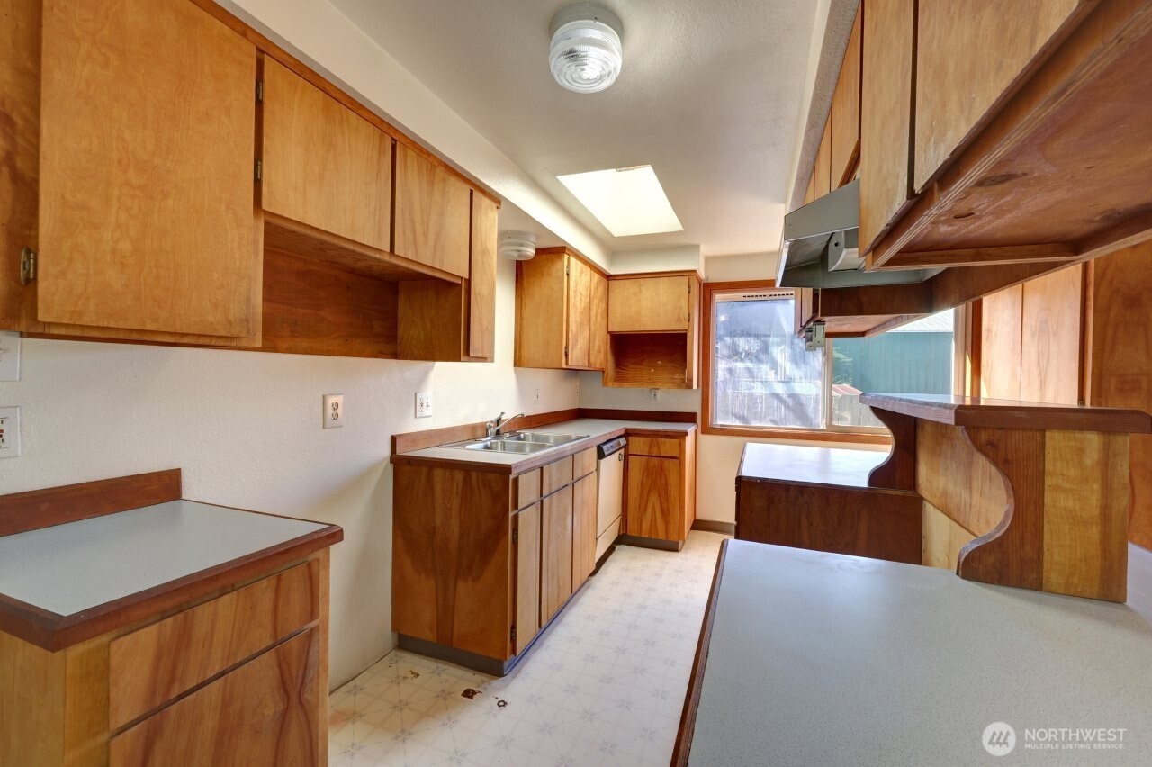 1101 Idaho Avenue Property Photo 3