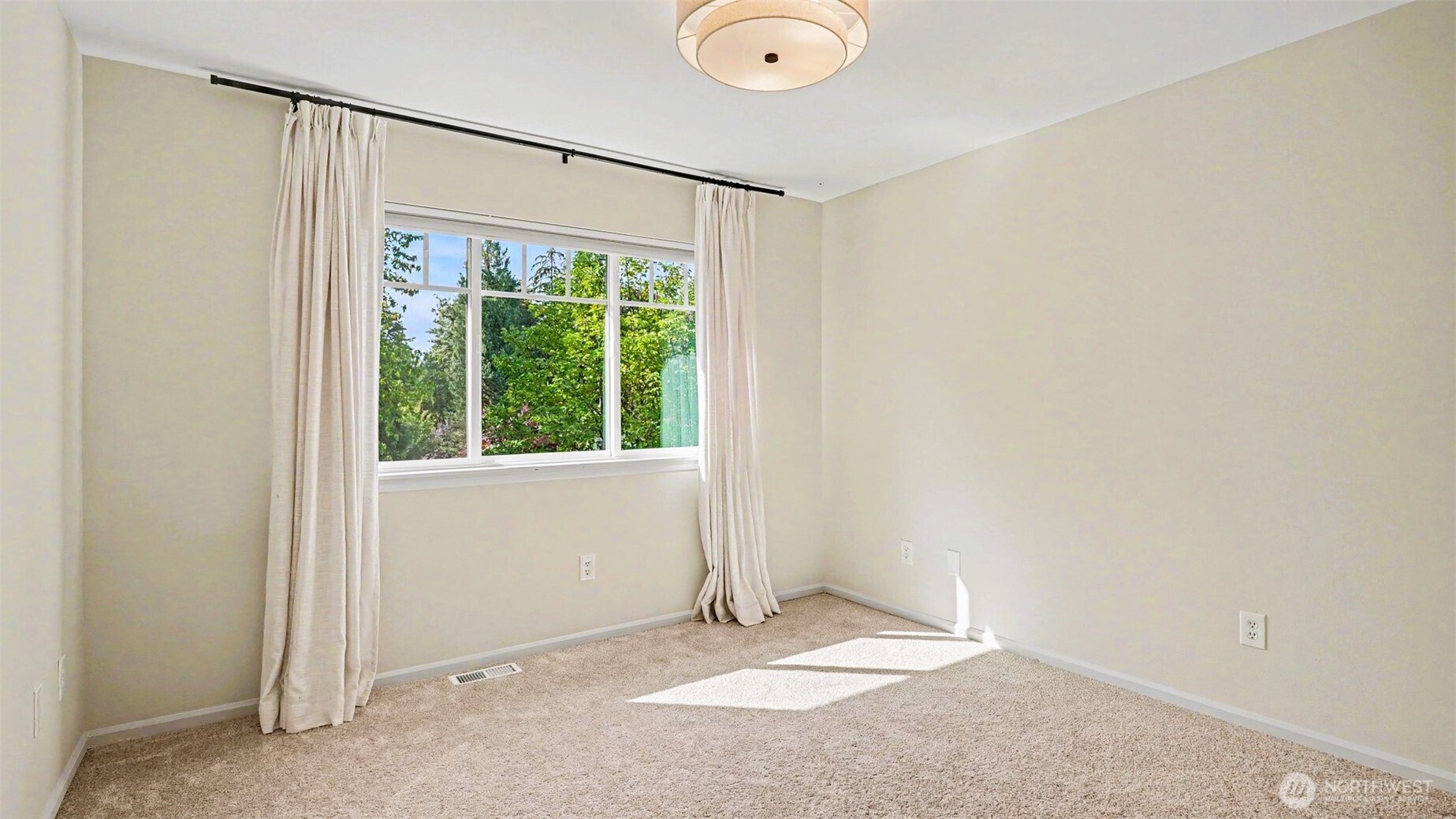 6915 205th Street Property Photo 20