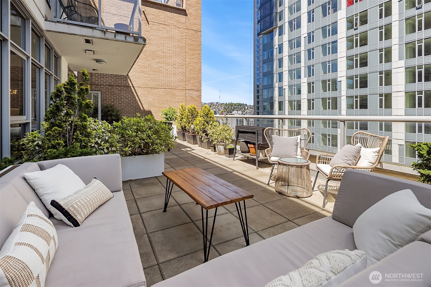 583 Battery Street 702n Property Photo 16