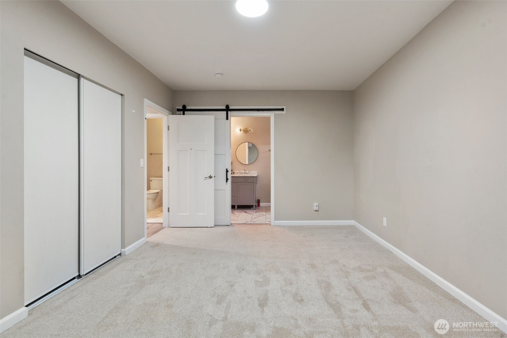 9417 Winona Street Property Photo 14