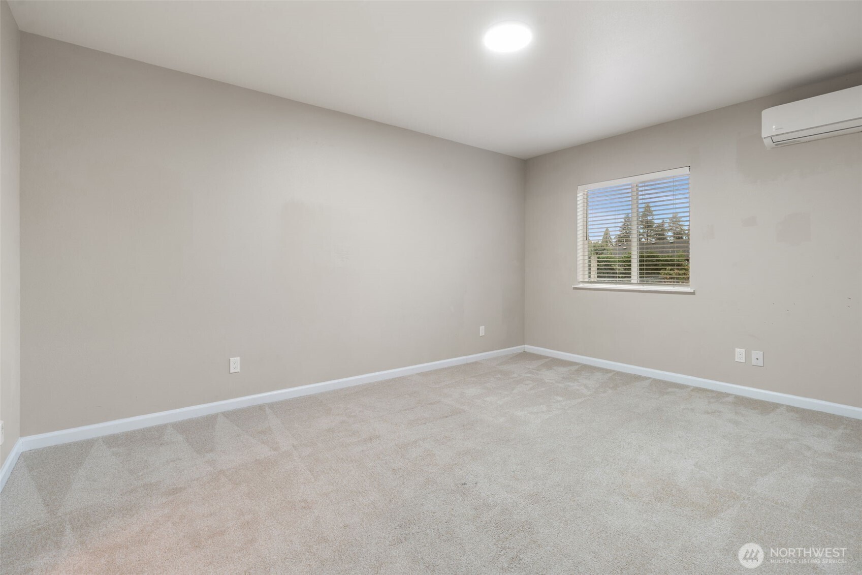 9417 Winona Street Property Photo 20