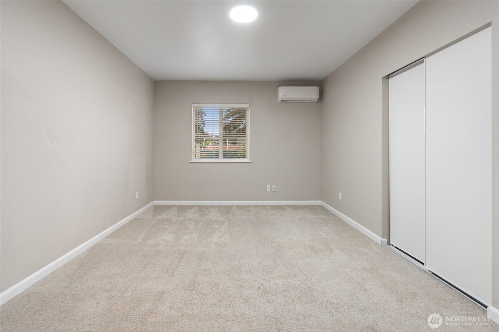9417 Winona Street Property Photo 21