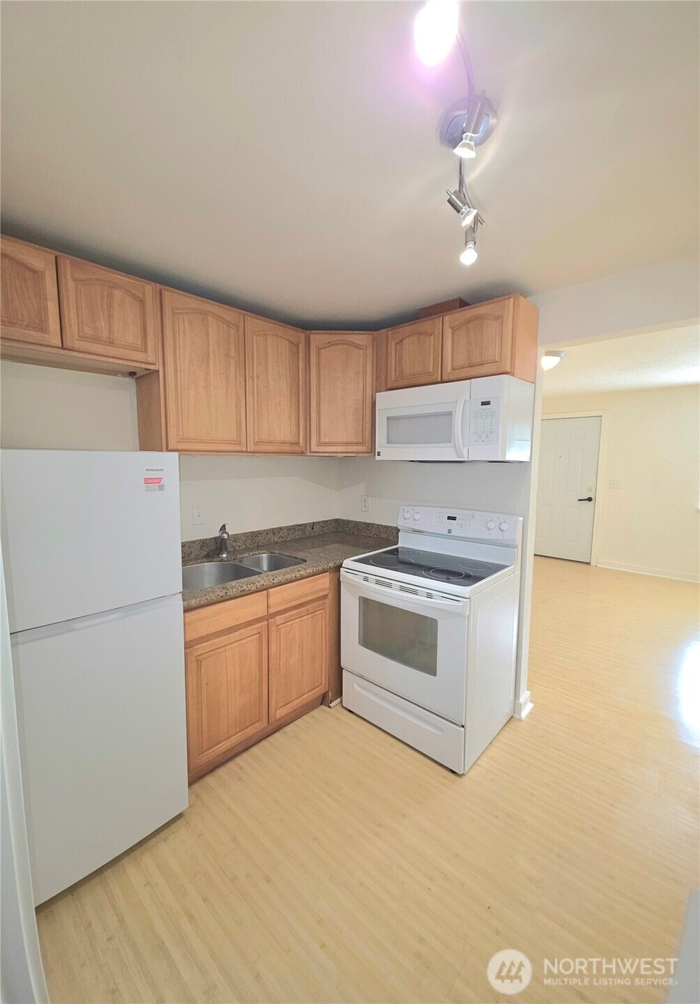 9811 Whitman Avenue 2 Property Photo 6