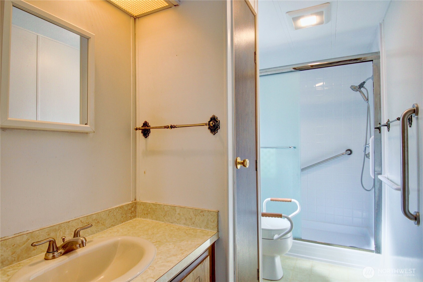 5900 64th Street 105 Property Photo 18