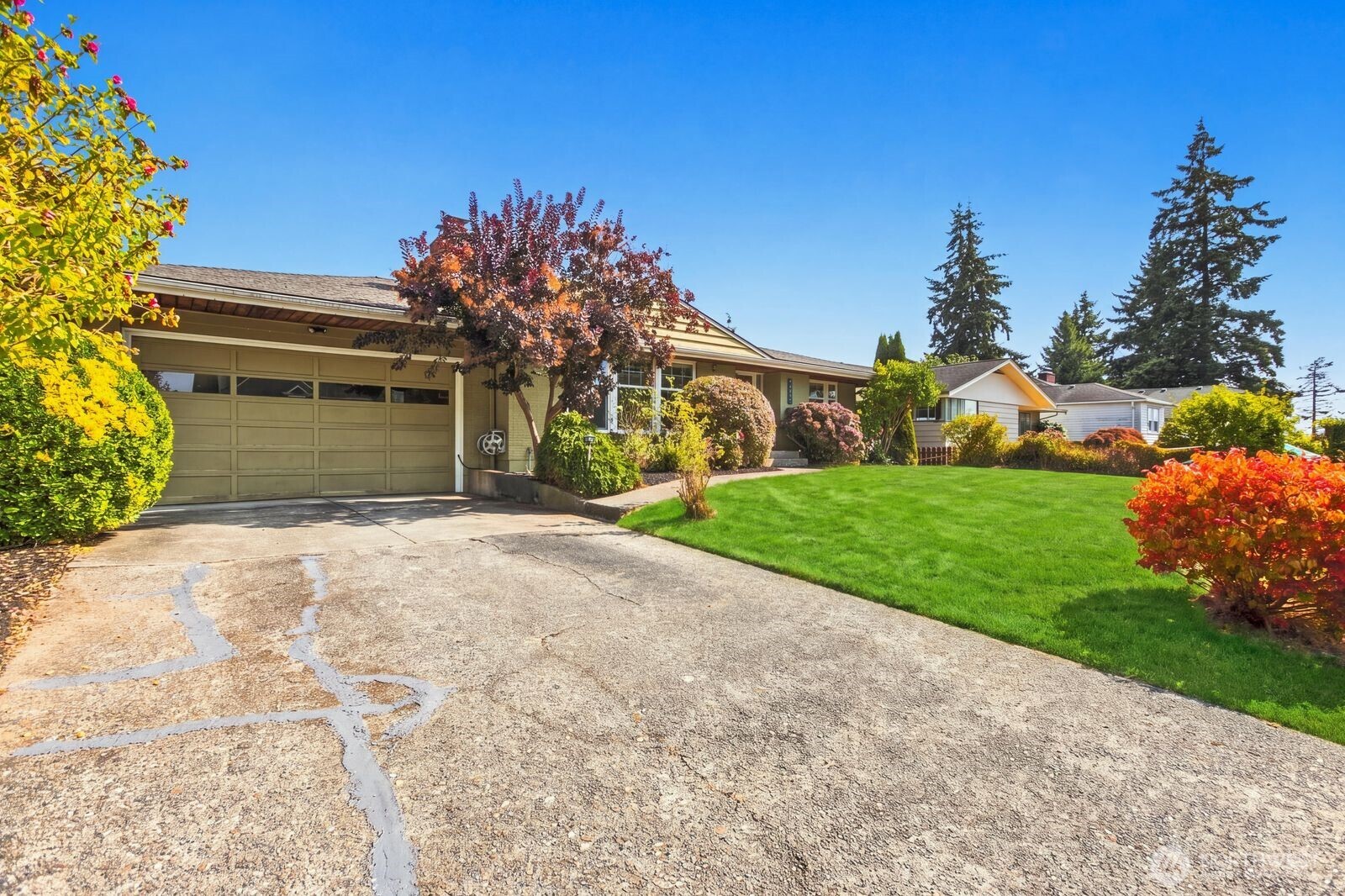 1021 Lombard Avenue Property Photo 3