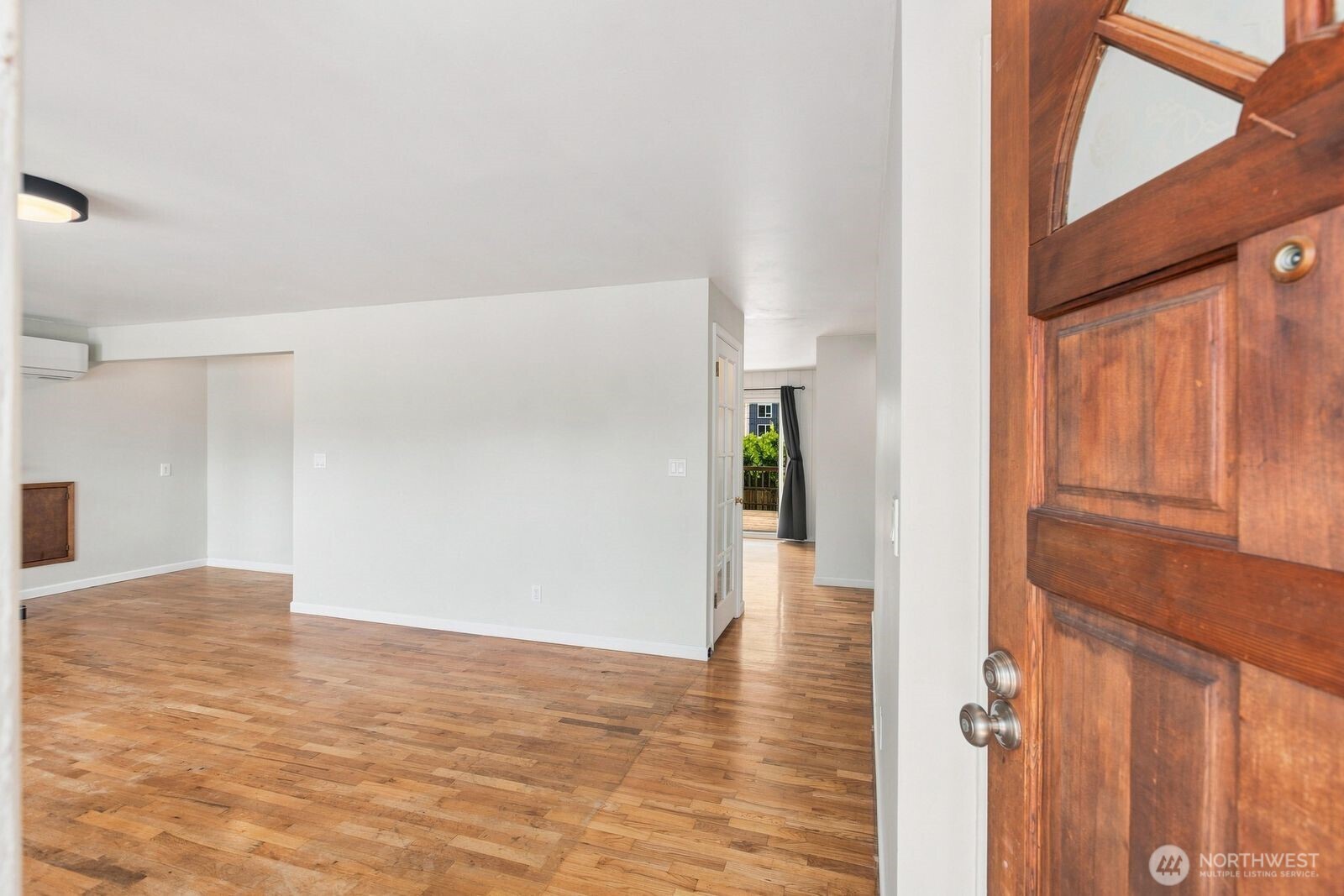 1021 Lombard Avenue Property Photo 5