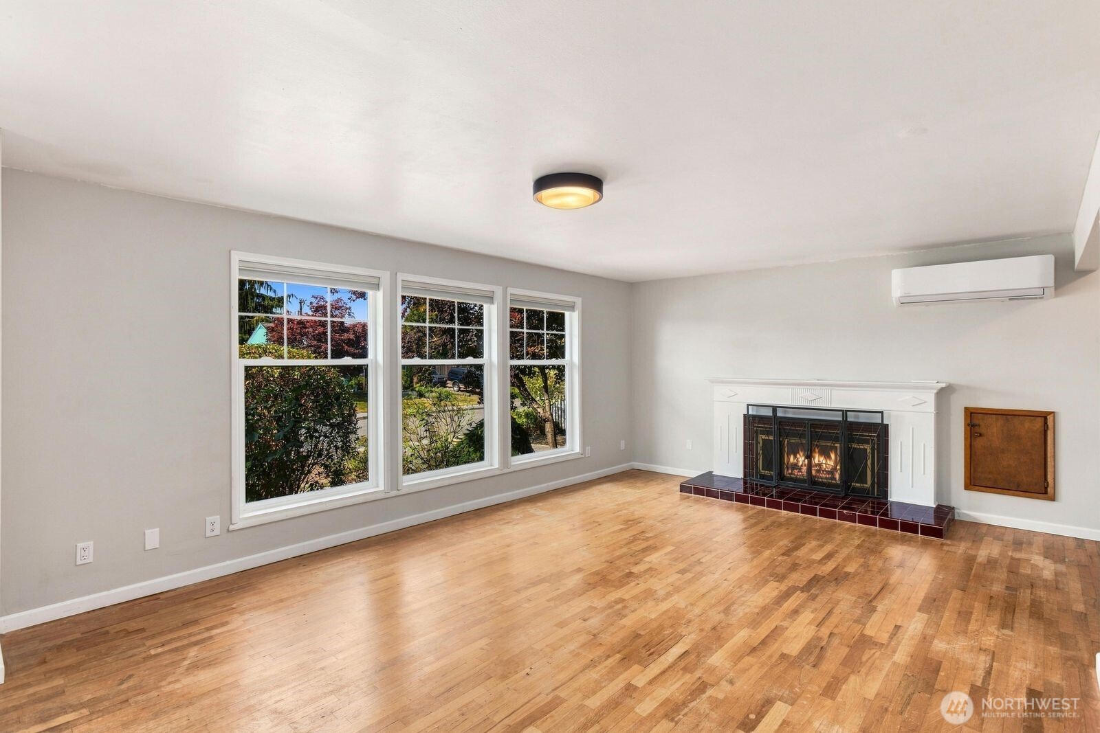 1021 Lombard Avenue Property Photo 8