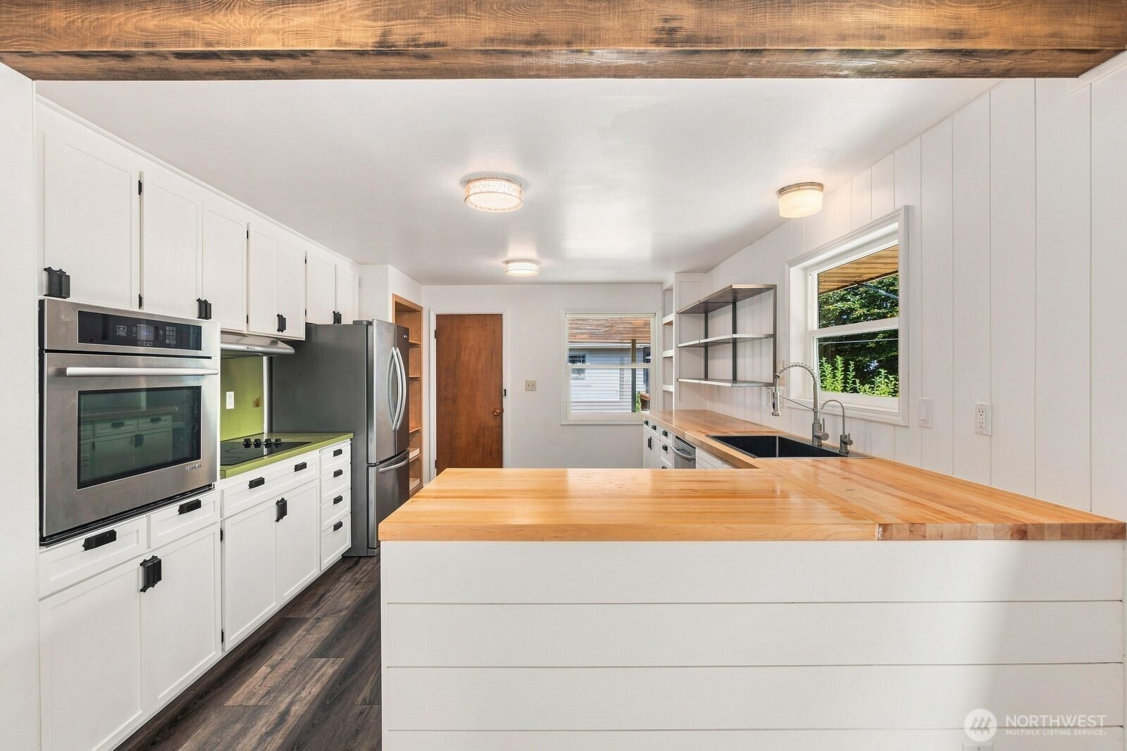 1021 Lombard Avenue Property Photo 13