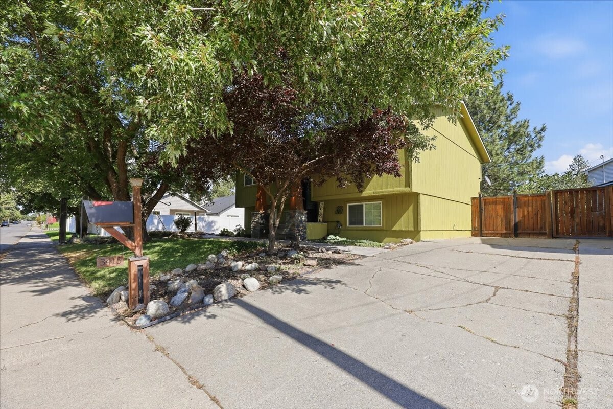 3415 S Myrtle Street Property Photo 3