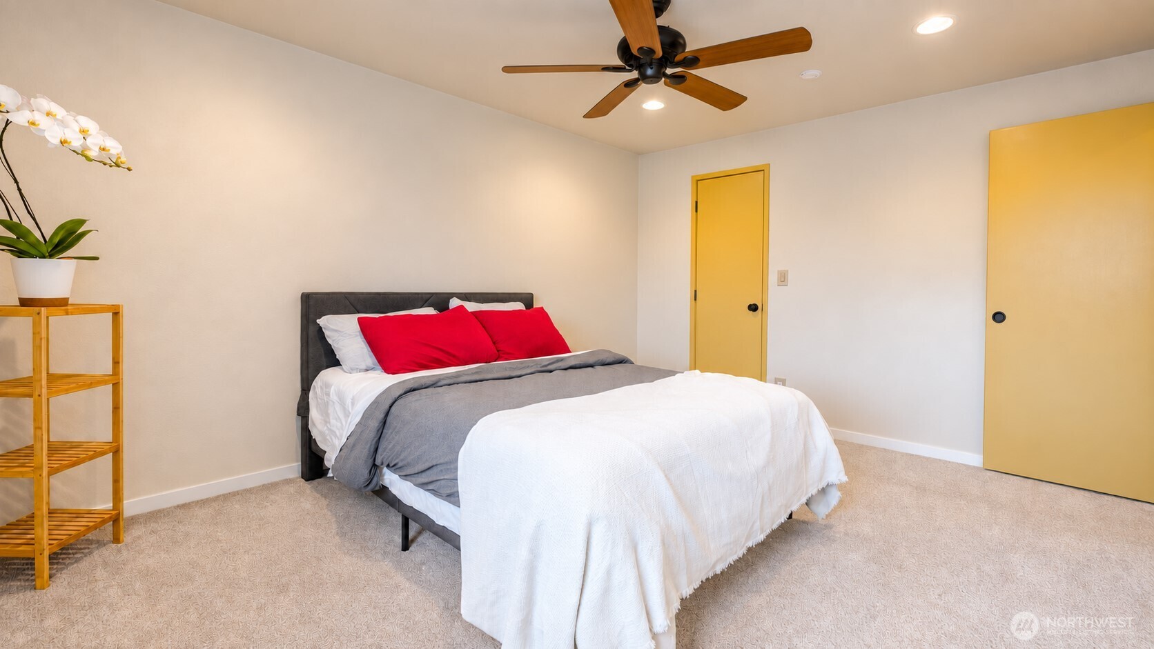 9030 Seward Park Avenue 311 Property Photo 6