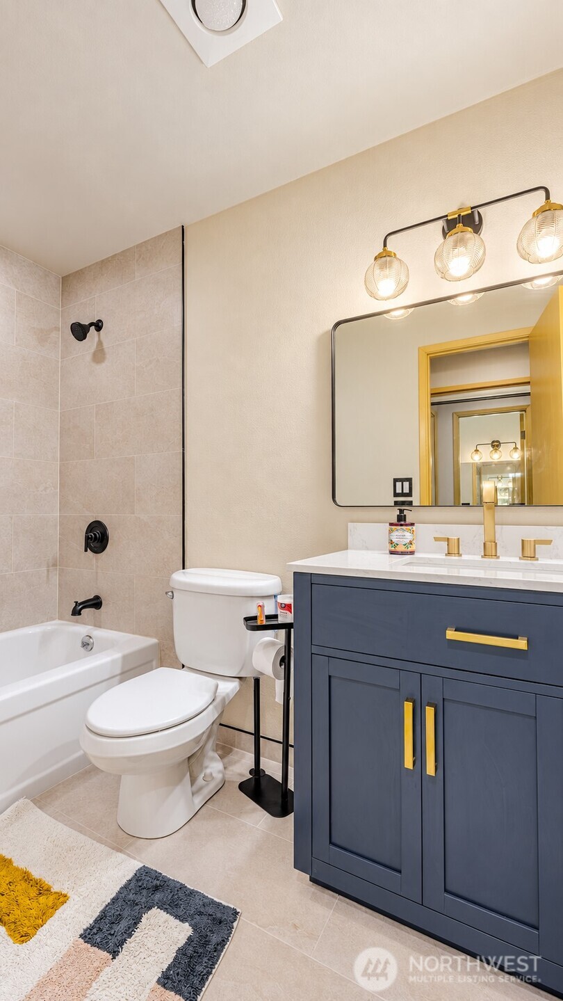 9030 Seward Park Avenue 311 Property Photo 8