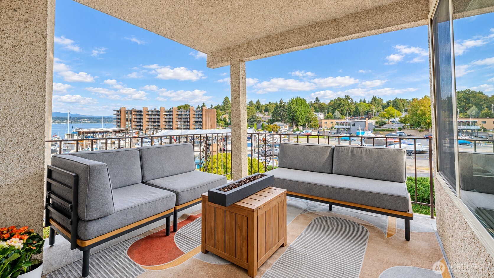 9030 Seward Park Avenue 311 Property Photo 10