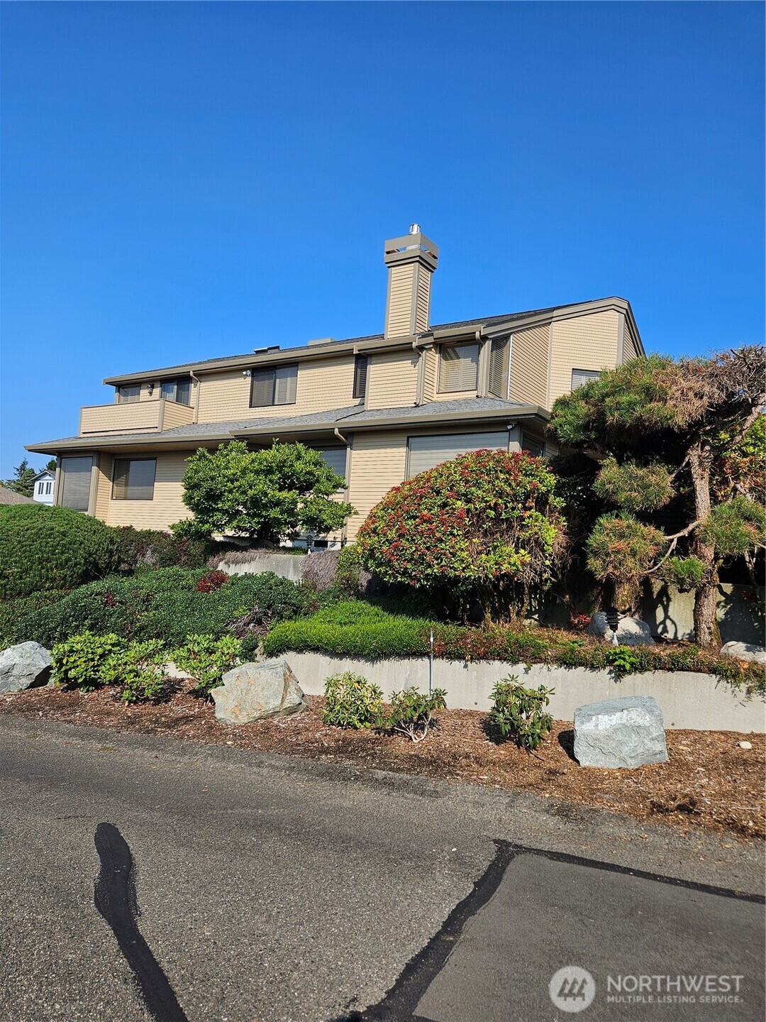 61 Leschi Drive Property Photo 4