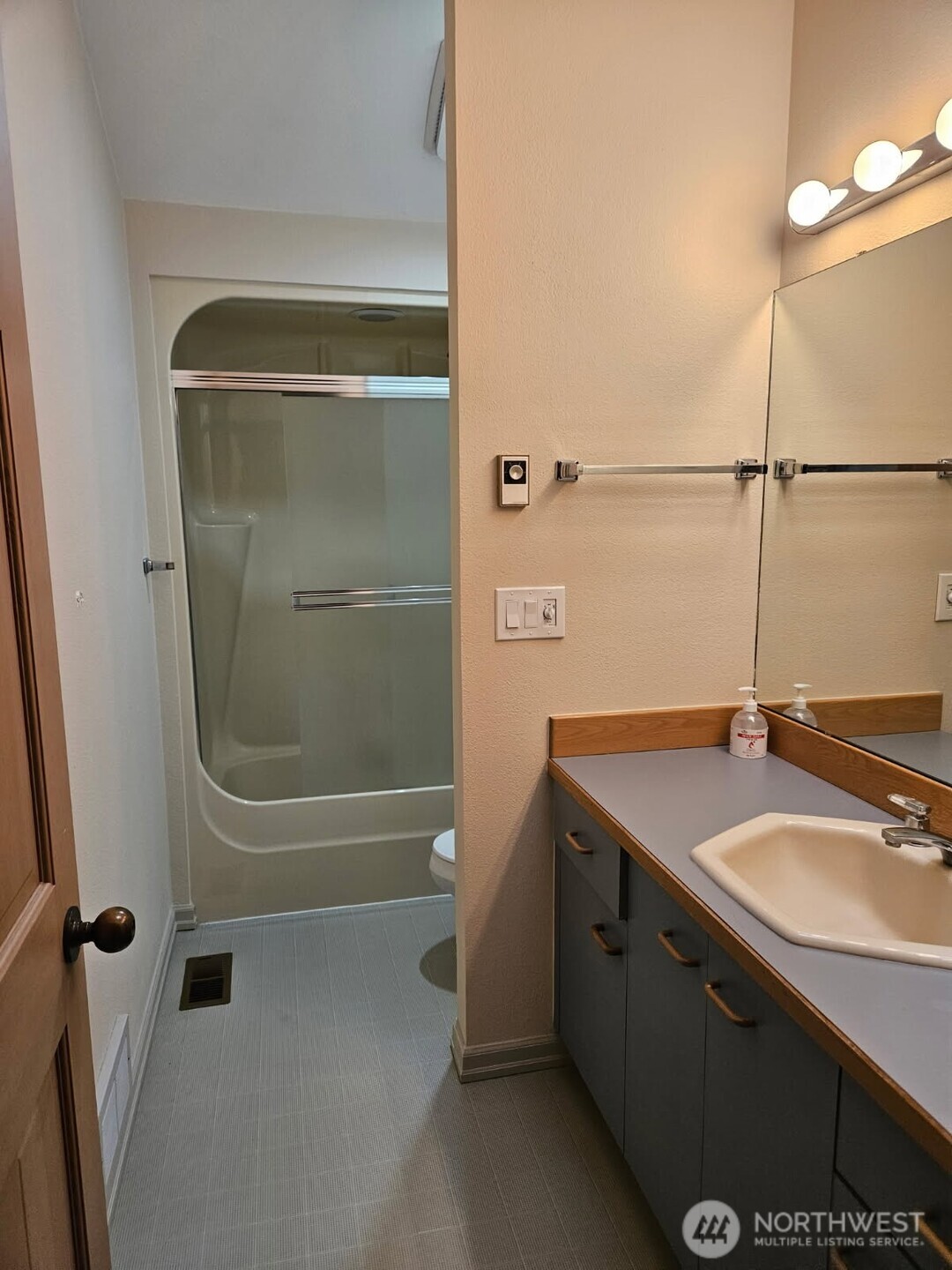 61 Leschi Drive Property Photo 33