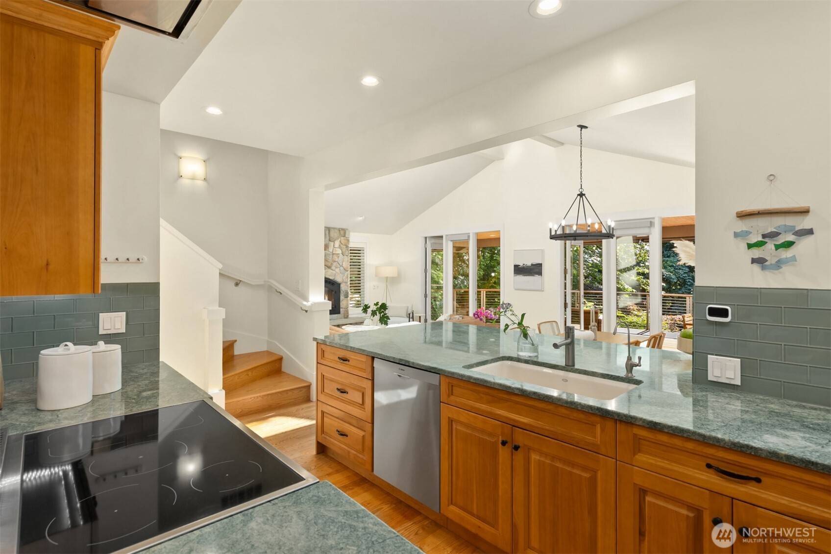 6575 Ne Honeysuckle Lane Property Photo 15