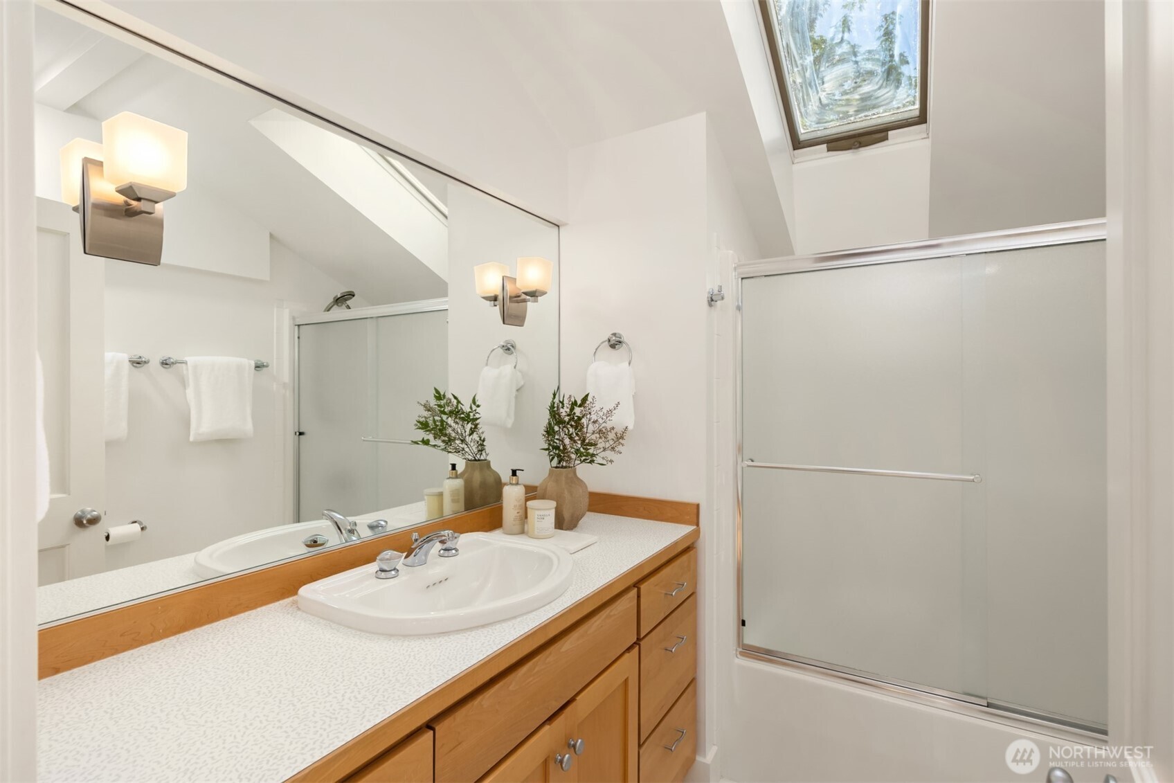 6575 Ne Honeysuckle Lane Property Photo 26