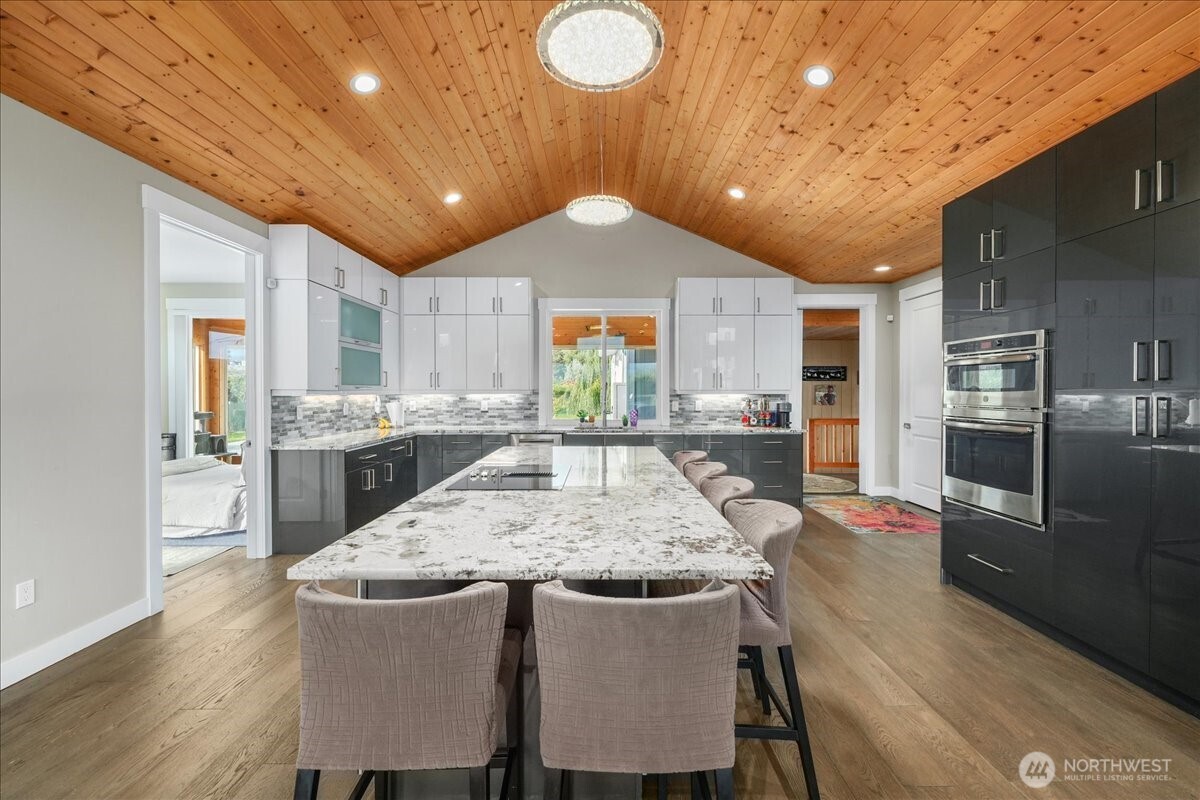 750 Lakeshore Drive Property Photo 10