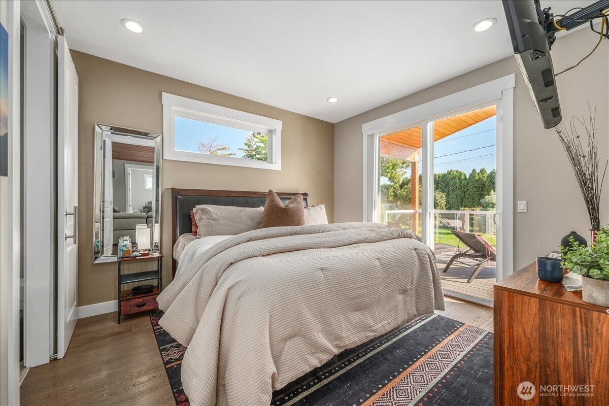 750 Lakeshore Drive Property Photo 17